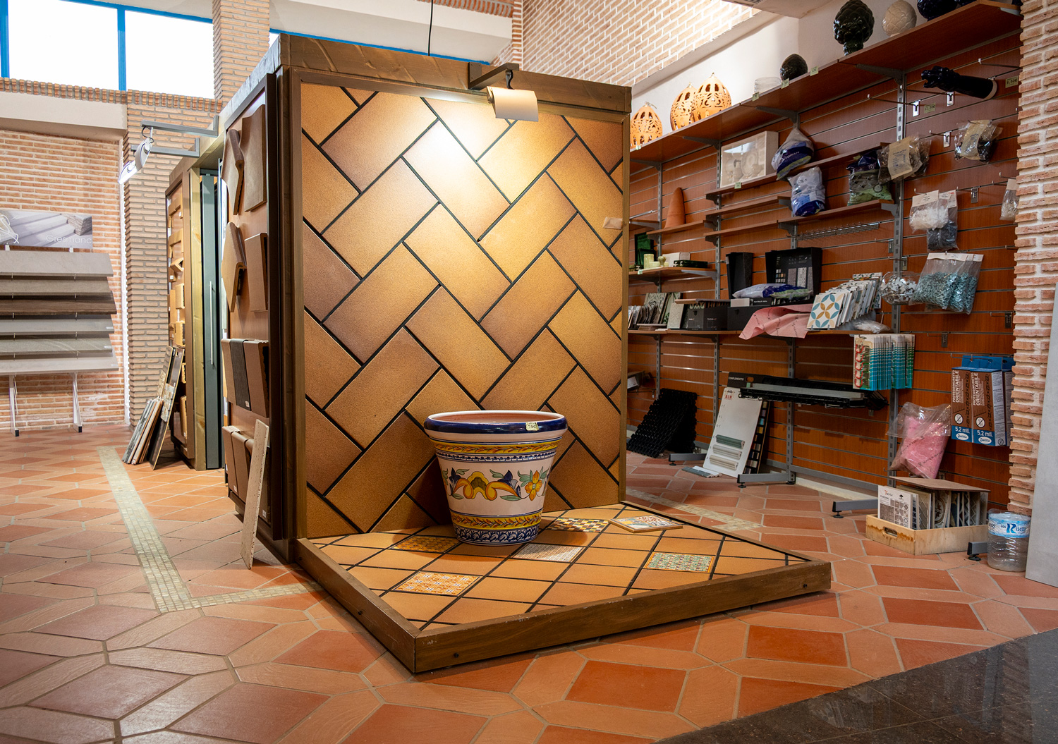 MACOSACRU-Inicio-09 Detalle de exposición de materiales de construcción